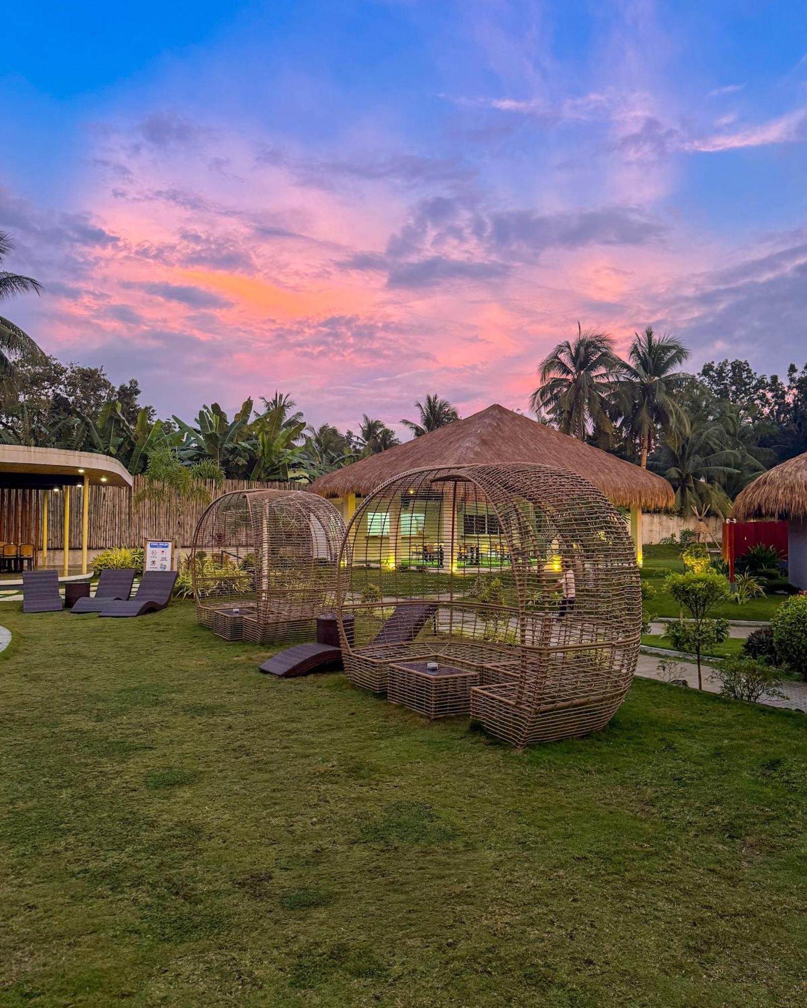 Secret Garden Resort & Villas Panglao Island Biking Buitenkant foto